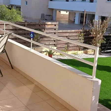 2 Bedroom With Private Garden, Walk To Nissi * Айя-Напа