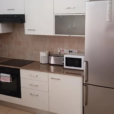 2 Bedroom With Private Garden, Walk To Nissi * Ayia Napa