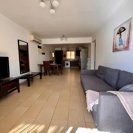 2 Bedroom With Private Garden, Walk To Nissi * Айя-Напа