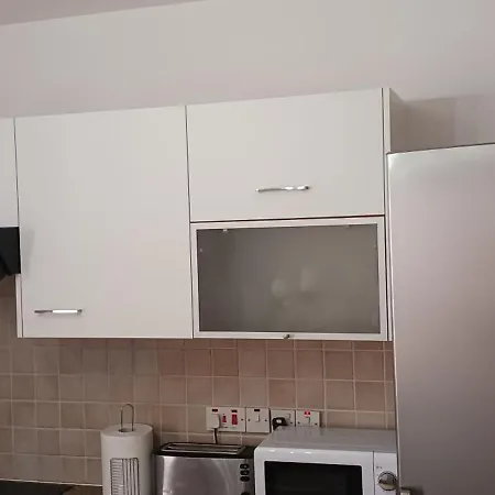 2 Bedroom With Private Garden, Walk To Nissi * Айя-Напа