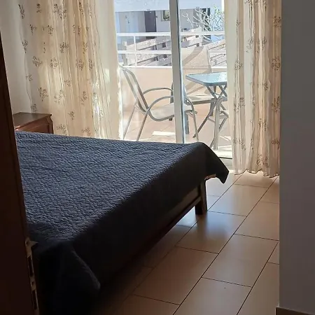 Апартаменты 2 Bedroom With Private Garden, Walk To Nissi *