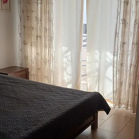 2 Bedroom With Private Garden, Walk To Nissi * Айя-Напа