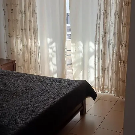 2 Bedroom With Private Garden, Walk To Nissi Апартаменты *