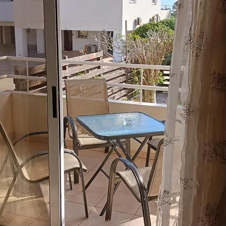 2 Bedroom With Private Garden, Walk To Nissi Апартаменты *