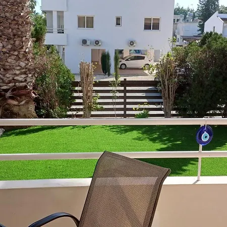 2 Bedroom With Private Garden, Walk To Nissi Апартаменты *